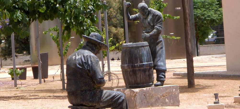 Fiestas Regionales de Murcia: Tradición y cultura desde su villa en Omala Residences